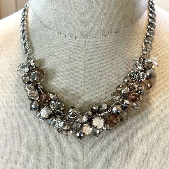 Loft cluster beaded statement necklace - Picture 1 of 7